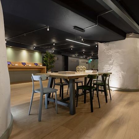 Zedwell Underground Hotel Tottenham Court Rd Londra Exterior foto