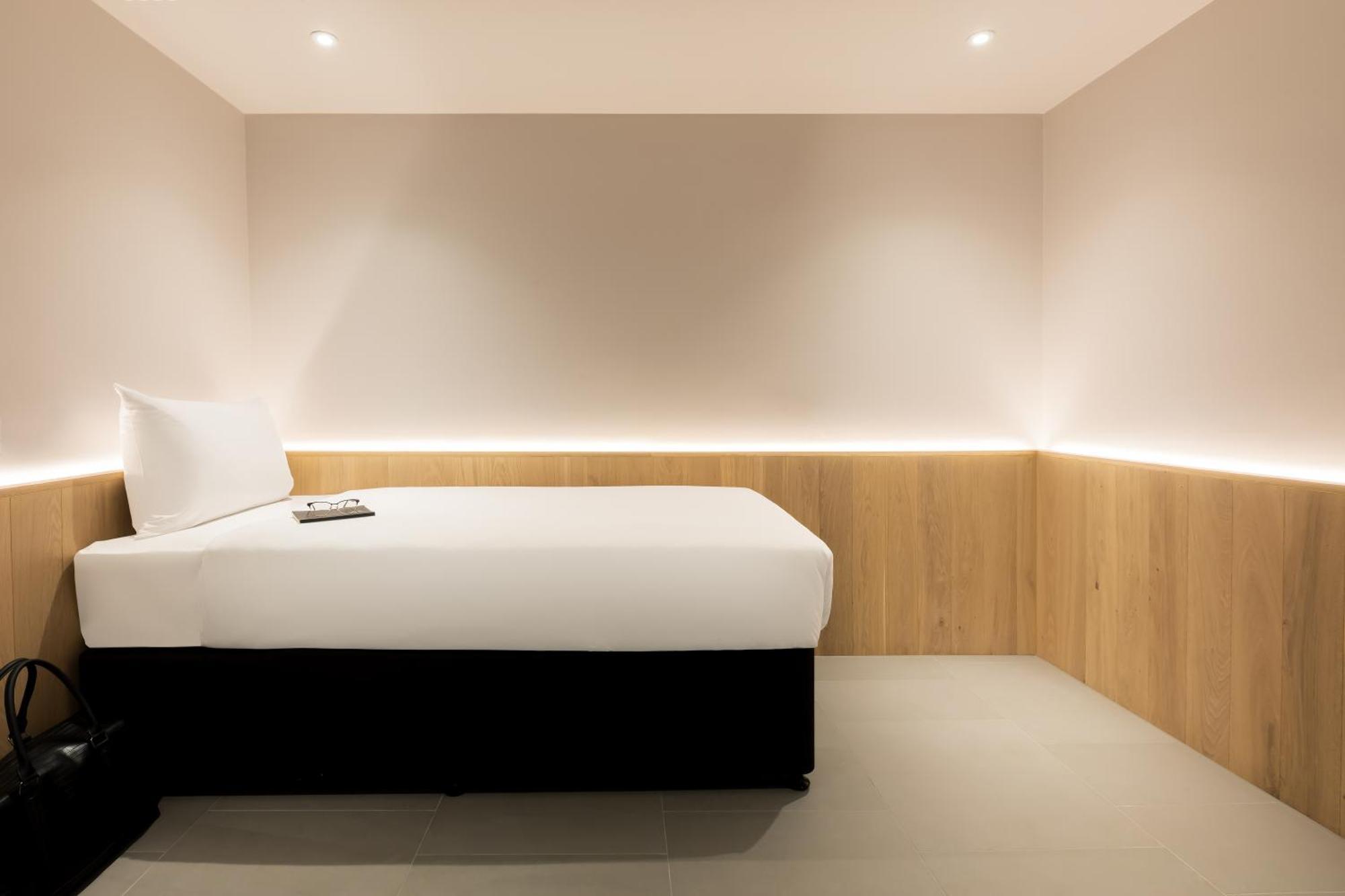 Zedwell Underground Hotel Tottenham Court Rd Londra Exterior foto